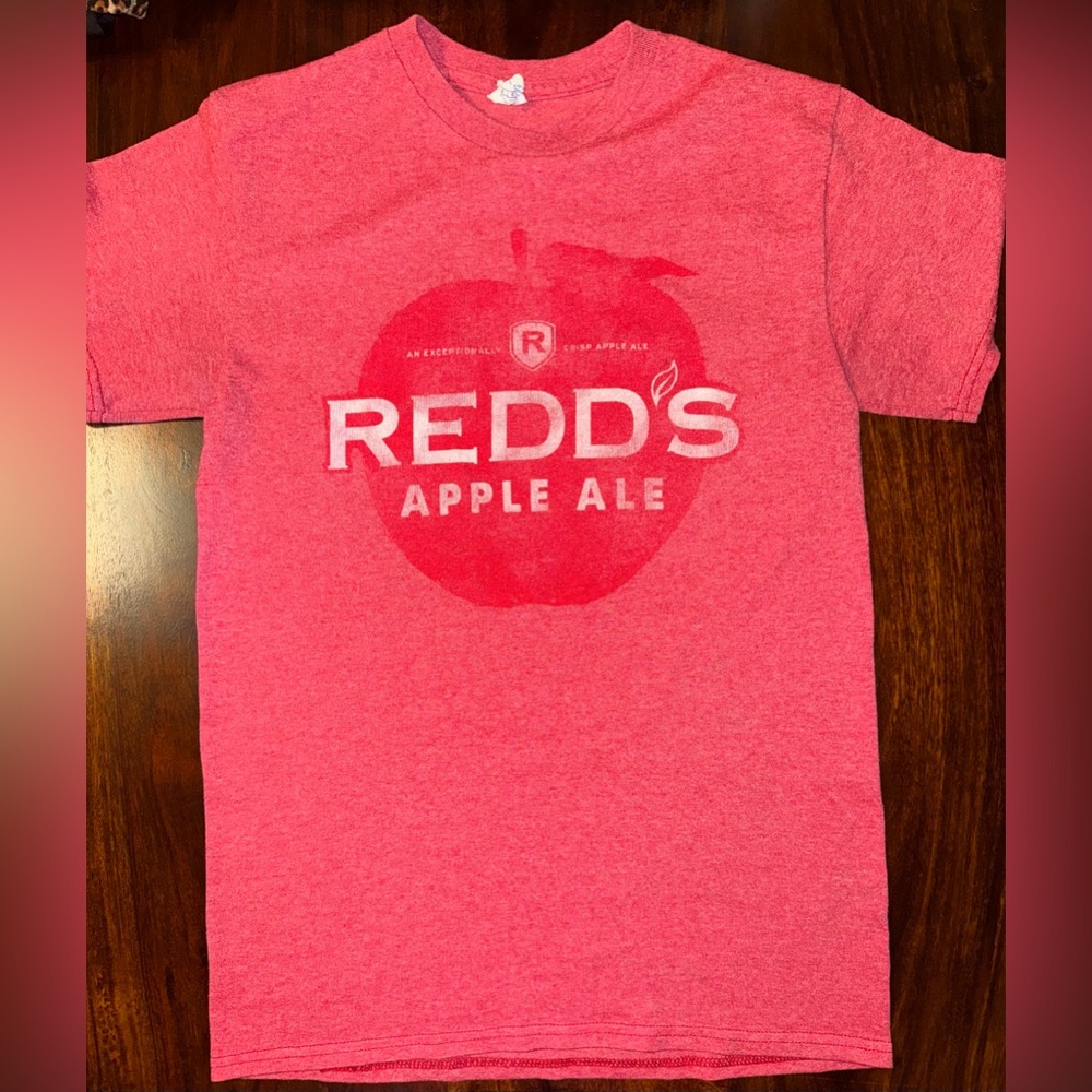 Unisex Redd's Apple Ale Logo Tee